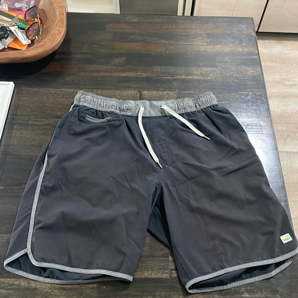 Vuori banks (linerless) 7” inseam size Large